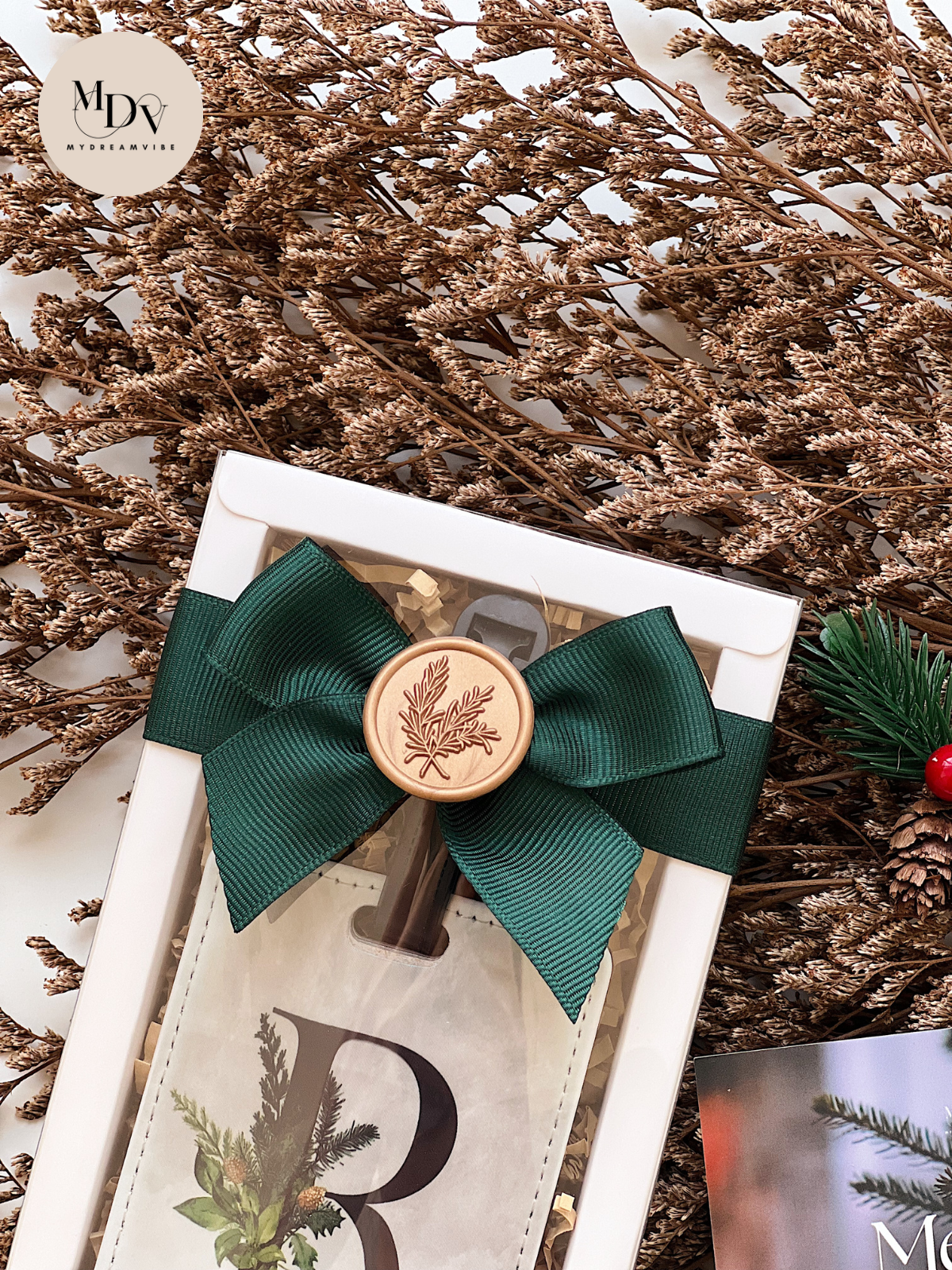 [CHRISTMAS GIFT] Wanderlust Winter Tag – Festive Marble Luggage Tag Gift Set